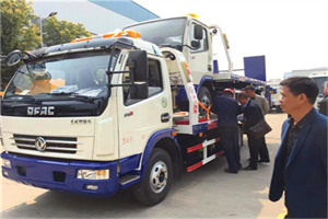 孙吴汽车道路救援拖车价格